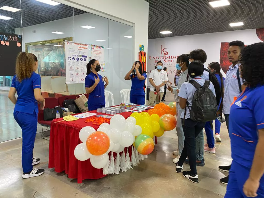 STAND DE LINEAS DE ATENCIÓN EN SALUD MENTAL - USB